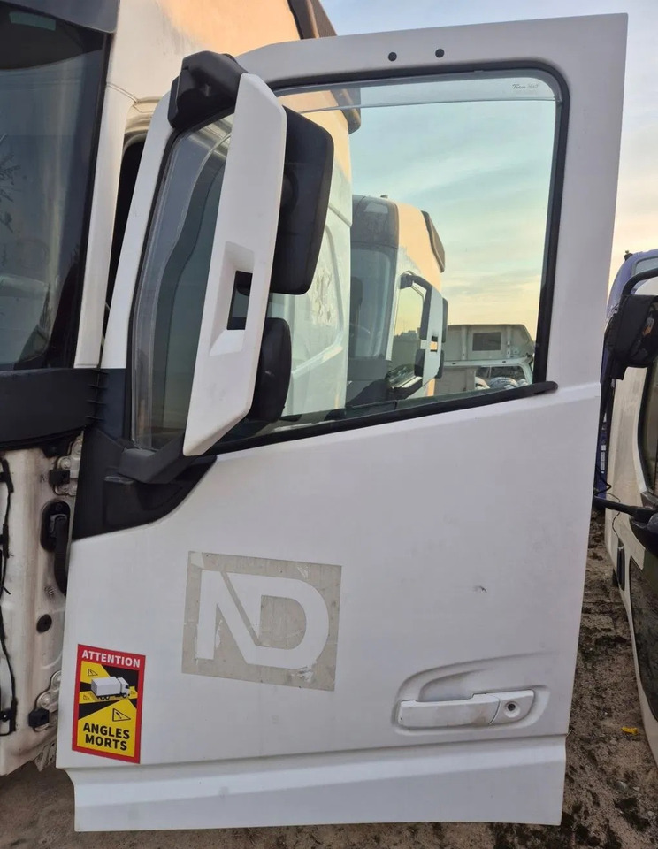 DRZWI KOMPLETNE LEWE VOLVO FH 4 1110 - Ovi ja osat: kuva DRZWI KOMPLETNE LEWE VOLVO FH 4 1110 - Ovi ja osat DRZWI KOMPLETNE LEWE VOLVO FH 4 1110 - Ovi ja osat: kuva DRZWI KOMPLETNE LEWE VOLVO FH 4 1110 - Ovi ja osat