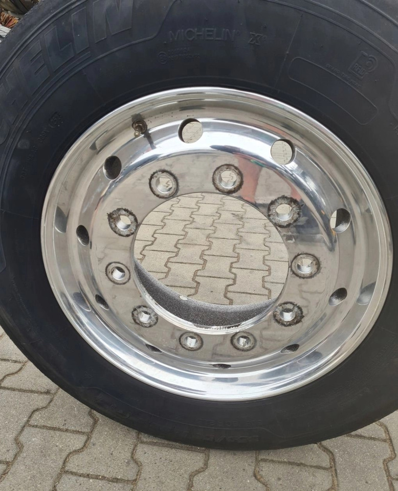 FELGA ALUMINIOWA ALCOA PRZÓD SZEROKA POLEROWANA 22,5 X 11,75 ET 120 TIR 22606576 - Vanne: kuva FELGA ALUMINIOWA ALCOA PRZÓD SZEROKA POLEROWANA 22,5 X 11,75 ET 120 TIR 22606576 - Vanne FELGA ALUMINIOWA ALCOA PRZÓD SZEROKA POLEROWANA 22,5 X 11,75 ET 120 TIR 22606576 - Vanne: kuva FELGA ALUMINIOWA ALCOA PRZÓD SZEROKA POLEROWANA 22,5 X 11,75 ET 120 TIR 22606576 - Vanne