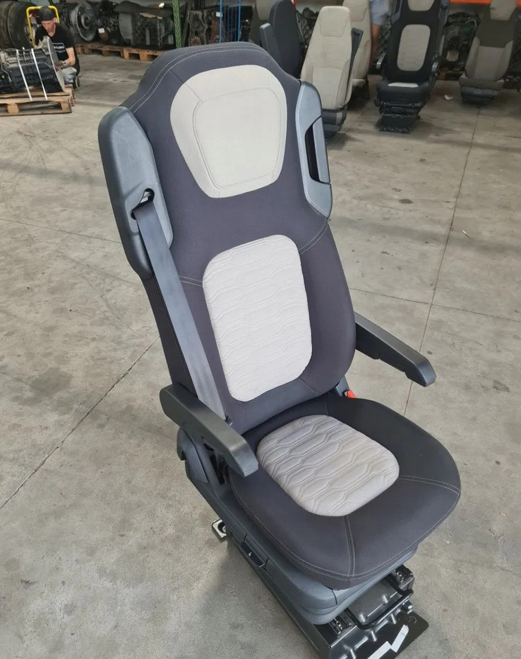FOTEL PRAWY SIEDZENIE PASAŻERA FORD F-MAX CARGO EURO 6 - Istuin: kuva FOTEL PRAWY SIEDZENIE PASAŻERA FORD F-MAX CARGO EURO 6 - Istuin FOTEL PRAWY SIEDZENIE PASAŻERA FORD F-MAX CARGO EURO 6 - Istuin: kuva FOTEL PRAWY SIEDZENIE PASAŻERA FORD F-MAX CARGO EURO 6 - Istuin
