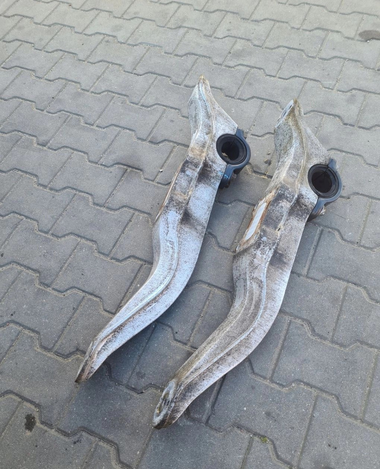 MOCOWANIE PRAWE LUB LEWE PODUSZEK ŁAPA KOŁYSKA DELFIN VOLVO FH 4 FH 5 22327290 - Ripustin: kuva MOCOWANIE PRAWE LUB LEWE PODUSZEK ŁAPA KOŁYSKA DELFIN VOLVO FH 4 FH 5 22327290 - Ripustin MOCOWANIE PRAWE LUB LEWE PODUSZEK ŁAPA KOŁYSKA DELFIN VOLVO FH 4 FH 5 22327290 - Ripustin: kuva MOCOWANIE PRAWE LUB LEWE PODUSZEK ŁAPA KOŁYSKA DELFIN VOLVO FH 4 FH 5 22327290 - Ripustin