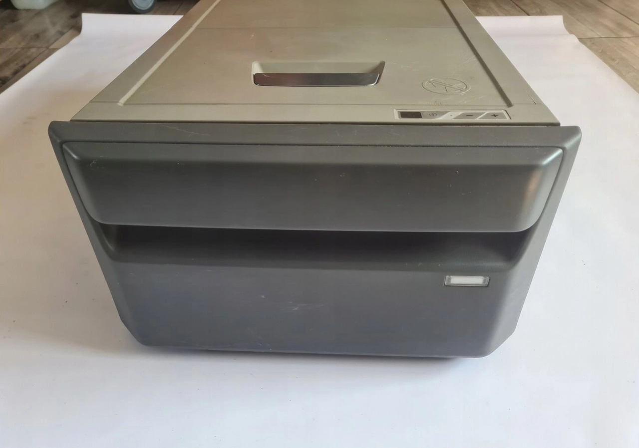 VOLVO LODÓWKA CHŁODZIARKA VOLVO FH 13 LIFT - Ohjaamo ja sisustus - Kuorma-auto: kuva VOLVO LODÓWKA CHŁODZIARKA VOLVO FH 13 LIFT - Ohjaamo ja sisustus - Kuorma-auto VOLVO LODÓWKA CHŁODZIARKA VOLVO FH 13 LIFT - Ohjaamo ja sisustus - Kuorma-auto: kuva VOLVO LODÓWKA CHŁODZIARKA VOLVO FH 13 LIFT - Ohjaamo ja sisustus - Kuorma-auto