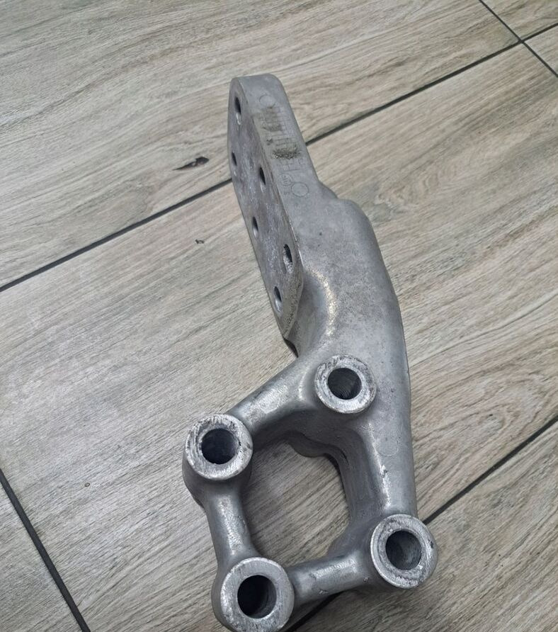 Volvo MOCOWANIE ALUMINIOWE ZAWIESZENIA KABINY TYŁ FH 5 22383055 - Ohjaamo ja sisustus - Kuorma-auto: kuva Volvo MOCOWANIE ALUMINIOWE ZAWIESZENIA KABINY TYŁ FH 5 22383055 - Ohjaamo ja sisustus - Kuorma-auto Volvo MOCOWANIE ALUMINIOWE ZAWIESZENIA KABINY TYŁ FH 5 22383055 - Ohjaamo ja sisustus - Kuorma-auto: kuva Volvo MOCOWANIE ALUMINIOWE ZAWIESZENIA KABINY TYŁ FH 5 22383055 - Ohjaamo ja sisustus - Kuorma-auto