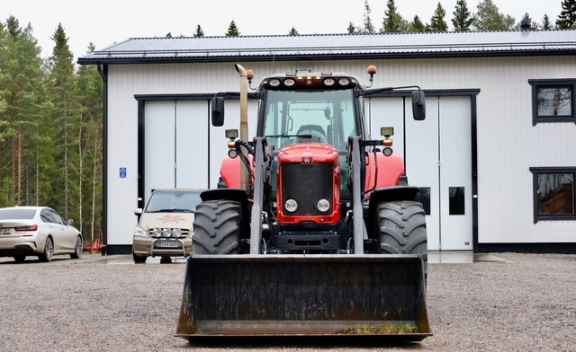 Massey Ferguson7485 Dyna-VT - Traktori: kuva Massey Ferguson7485 Dyna-VT - Traktori Massey Ferguson7485 Dyna-VT - Traktori: kuva Massey Ferguson7485 Dyna-VT - Traktori