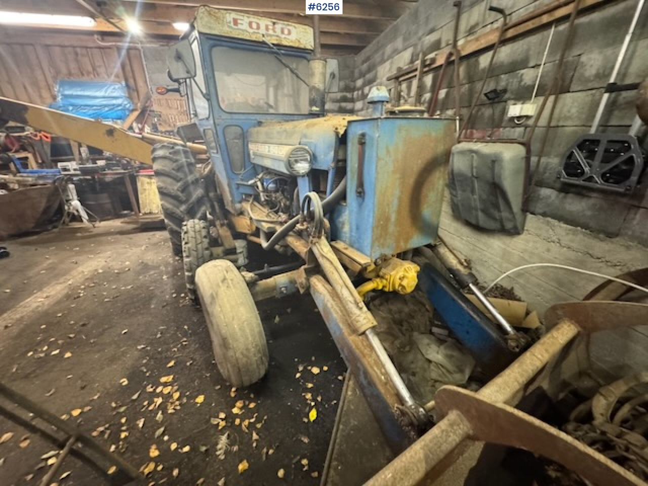 1968 Ford 5000 w/ digger, front cutter and 3 buckets! - Traktori: kuva 1968 Ford 5000 w/ digger, front cutter and 3 buckets! - Traktori 1968 Ford 5000 w/ digger, front cutter and 3 buckets! - Traktori: kuva 1968 Ford 5000 w/ digger, front cutter and 3 buckets! - Traktori