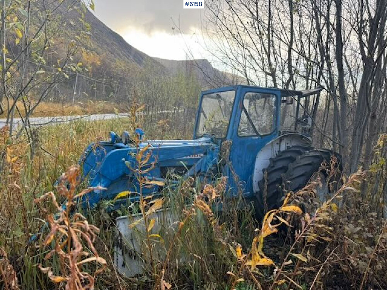 1973 Ford 4000 tractor backhoe. Repair.object - Traktori: kuva 1973 Ford 4000 tractor backhoe. Repair.object - Traktori 1973 Ford 4000 tractor backhoe. Repair.object - Traktori: kuva 1973 Ford 4000 tractor backhoe. Repair.object - Traktori