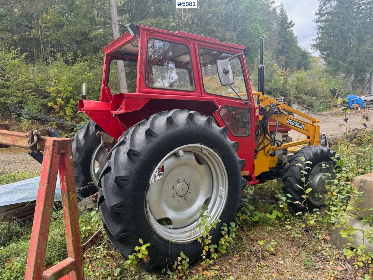 1975 Massey Ferguson 168 4x4 w/ loader - Traktori: kuva 1975 Massey Ferguson 168 4x4 w/ loader - Traktori 1975 Massey Ferguson 168 4x4 w/ loader - Traktori: kuva 1975 Massey Ferguson 168 4x4 w/ loader - Traktori