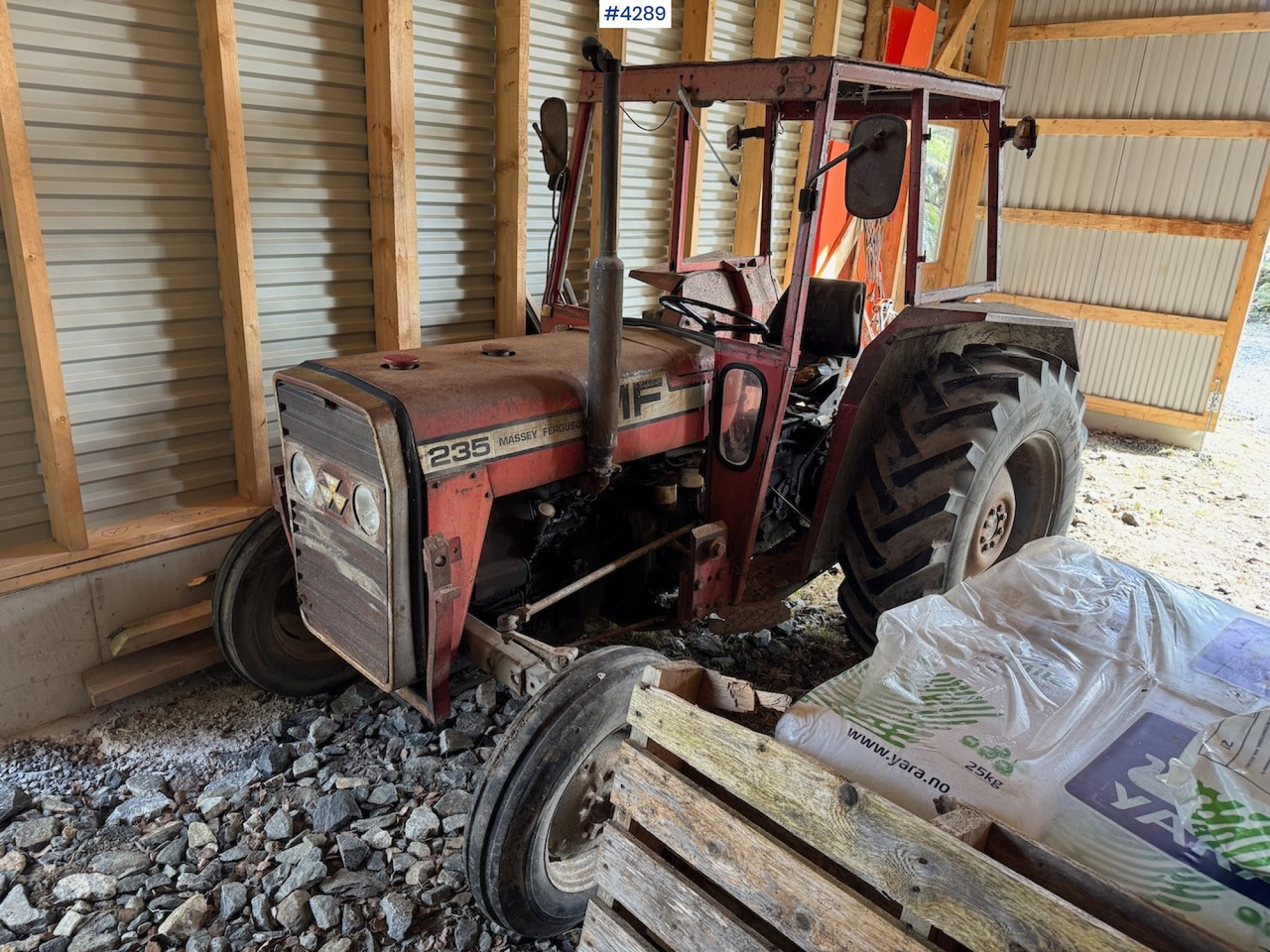 1980 Massey Ferguson 235 w/loader - Traktori: kuva 1980 Massey Ferguson 235 w/loader - Traktori 1980 Massey Ferguson 235 w/loader - Traktori: kuva 1980 Massey Ferguson 235 w/loader - Traktori