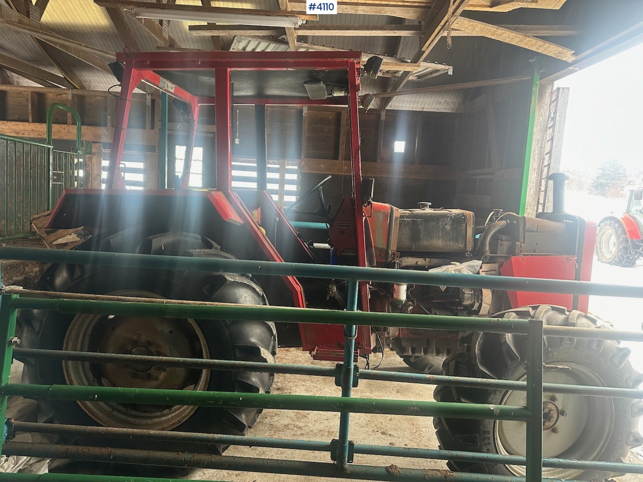 1982 Massey-Ferguson 265 traktor w/ chains, a new radiator is included - Traktori: kuva 1982 Massey-Ferguson 265 traktor w/ chains, a new radiator is included - Traktori 1982 Massey-Ferguson 265 traktor w/ chains, a new radiator is included - Traktori: kuva 1982 Massey-Ferguson 265 traktor w/ chains, a new radiator is included - Traktori