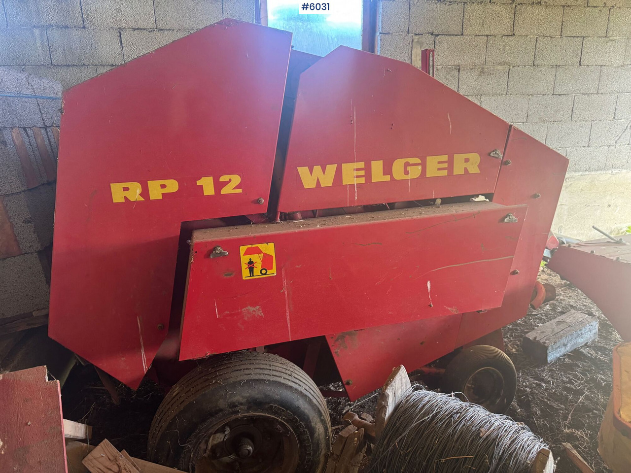 1983 Welger RP 12 round baler - Heinäkone: kuva 1983 Welger RP 12 round baler - Heinäkone 1983 Welger RP 12 round baler - Heinäkone: kuva 1983 Welger RP 12 round baler - Heinäkone