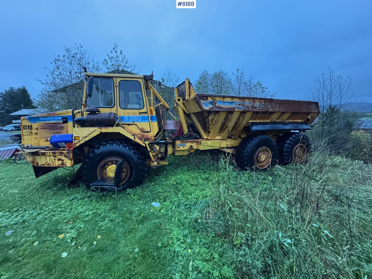 1985 Volvo BM 5350B 6x6 dumper - Nivelkippiauto: kuva 1985 Volvo BM 5350B 6x6 dumper - Nivelkippiauto 1985 Volvo BM 5350B 6x6 dumper - Nivelkippiauto: kuva 1985 Volvo BM 5350B 6x6 dumper - Nivelkippiauto
