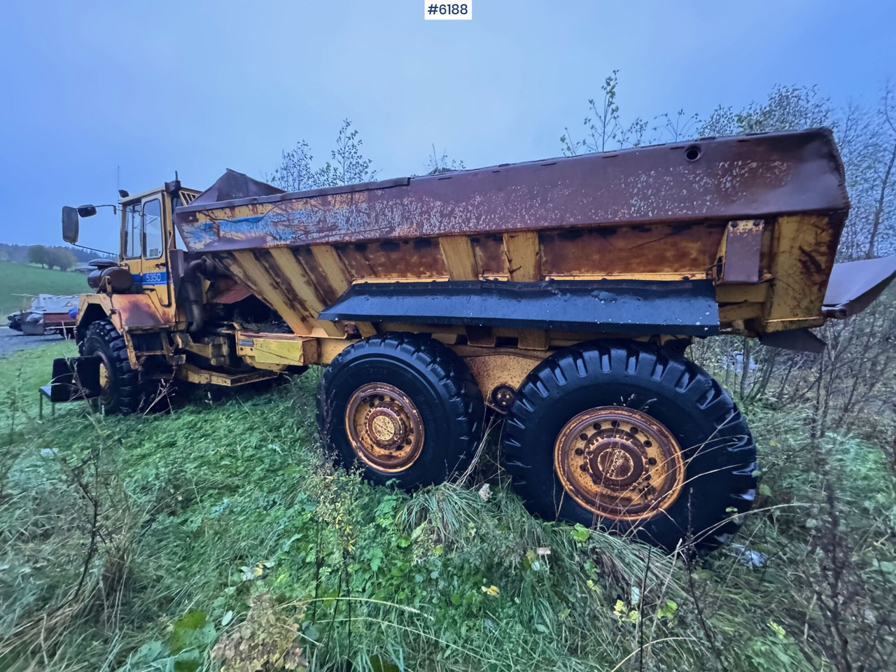 1985 Volvo BM 5350B 6x6 dumper - Nivelkippiauto: kuva 1985 Volvo BM 5350B 6x6 dumper - Nivelkippiauto 1985 Volvo BM 5350B 6x6 dumper - Nivelkippiauto: kuva 1985 Volvo BM 5350B 6x6 dumper - Nivelkippiauto