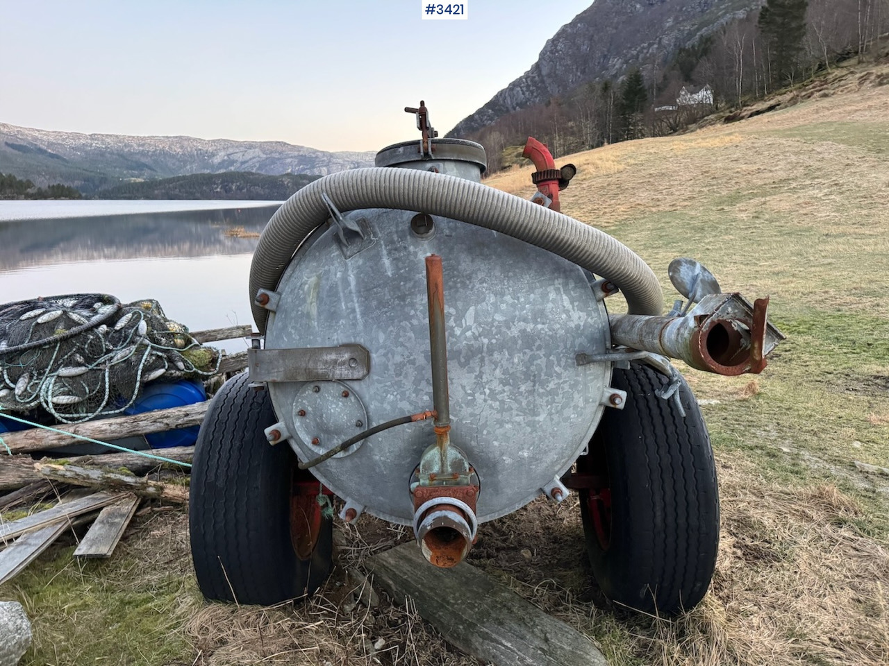 1990 Record Vacuum truck w/cannon - Heinäkone: kuva 1990 Record Vacuum truck w/cannon - Heinäkone 1990 Record Vacuum truck w/cannon - Heinäkone: kuva 1990 Record Vacuum truck w/cannon - Heinäkone