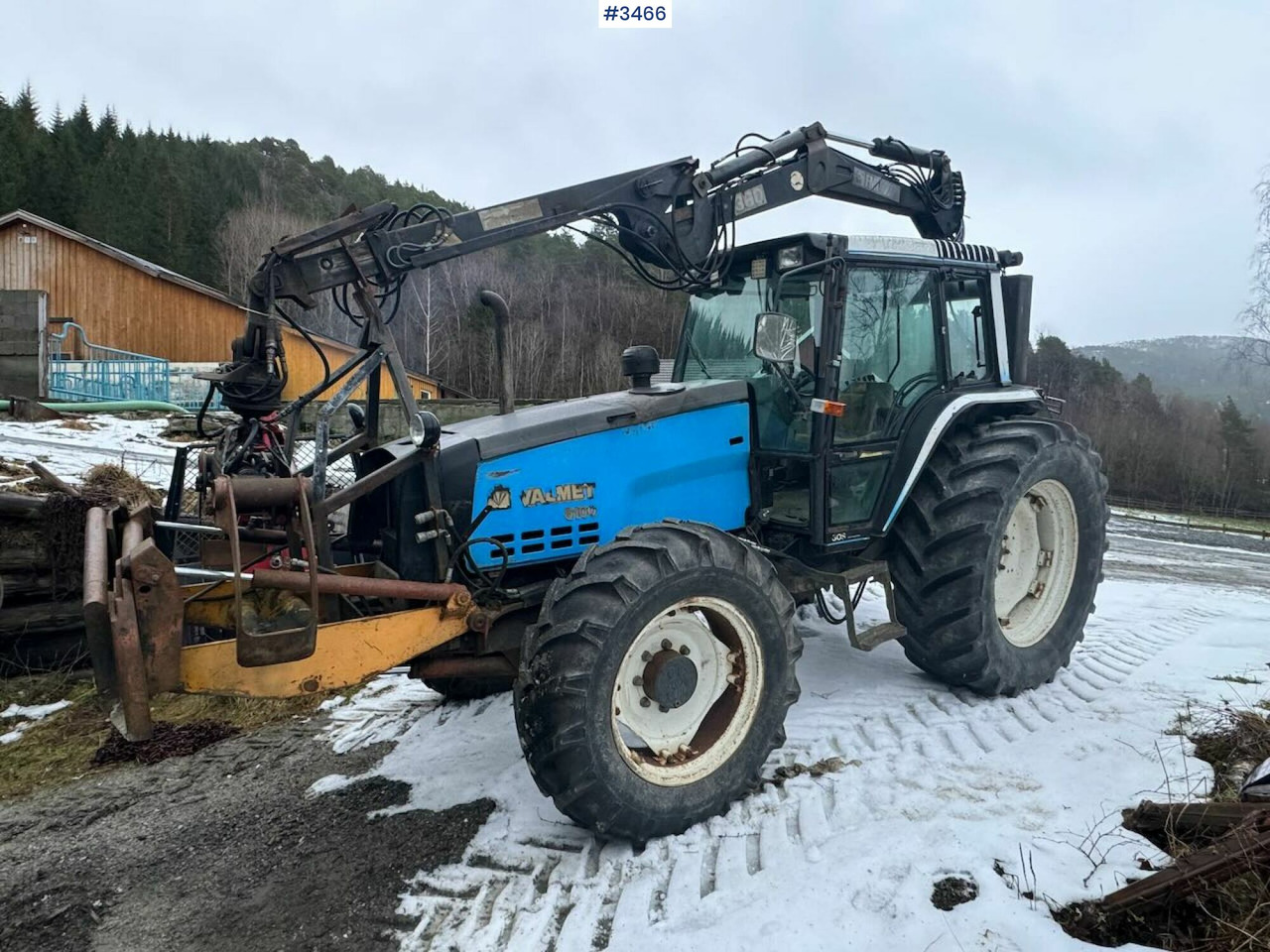1993 Valmet 8100 m/ Hiab FMV Crane and timber trailer - Traktori: kuva 1993 Valmet 8100 m/ Hiab FMV Crane and timber trailer - Traktori 1993 Valmet 8100 m/ Hiab FMV Crane and timber trailer - Traktori: kuva 1993 Valmet 8100 m/ Hiab FMV Crane and timber trailer - Traktori
