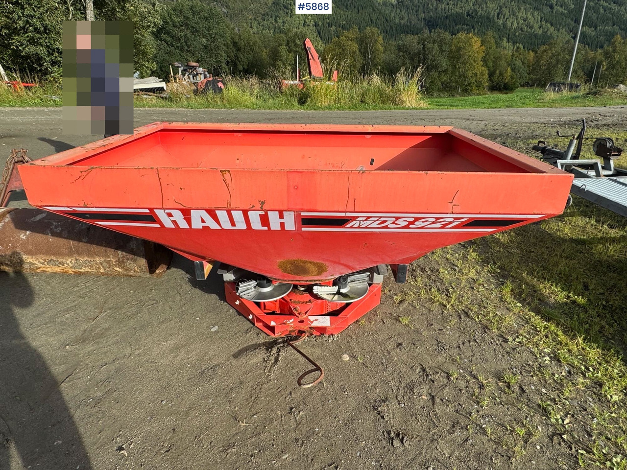 1997 Rauch MDS 921 Fertilizer spreader, partial repair project - Lannoitteenlevitin: kuva 1997 Rauch MDS 921 Fertilizer spreader, partial repair project - Lannoitteenlevitin 1997 Rauch MDS 921 Fertilizer spreader, partial repair project - Lannoitteenlevitin: kuva 1997 Rauch MDS 921 Fertilizer spreader, partial repair project - Lannoitteenlevitin