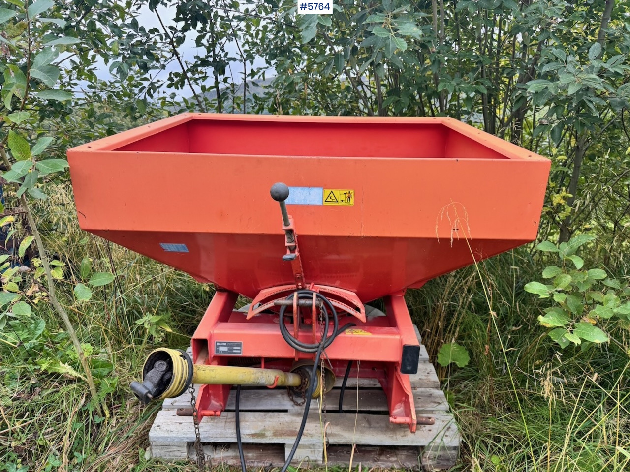 1999 Rauch MDS 81 Fertiliser Spreader - Lannoitteenlevitin: kuva 1999 Rauch MDS 81 Fertiliser Spreader - Lannoitteenlevitin 1999 Rauch MDS 81 Fertiliser Spreader - Lannoitteenlevitin: kuva 1999 Rauch MDS 81 Fertiliser Spreader - Lannoitteenlevitin
