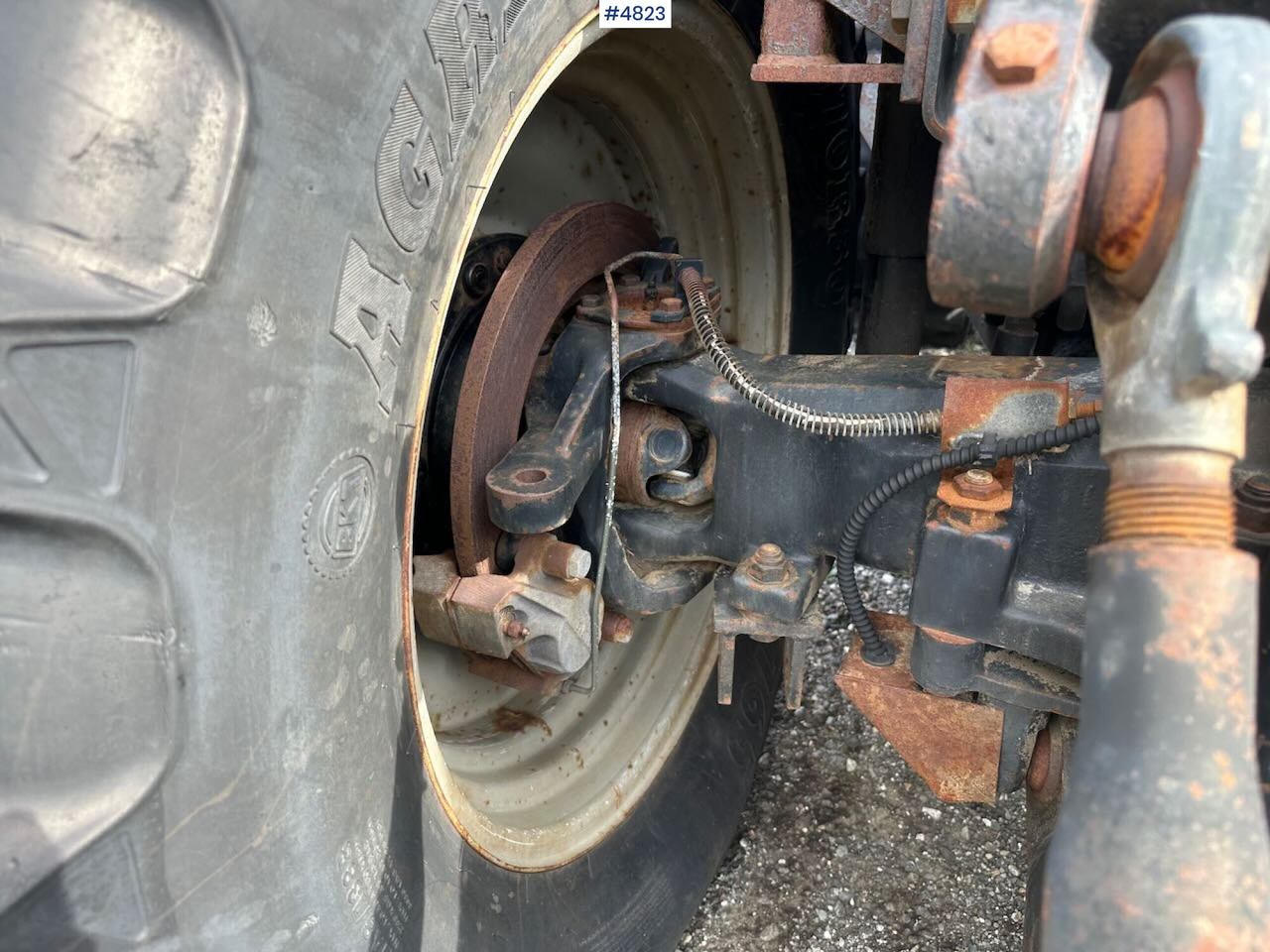 Traktori 2000 JCB Fastrac 4x4 tractor w/ loader, 2 new tires, gravel bucket or snow bucket. WATCH VIDEO.: kuva Traktori 2000 JCB Fastrac 4x4 tractor w/ loader, 2 new tires, gravel bucket or snow bucket. WATCH VIDEO.