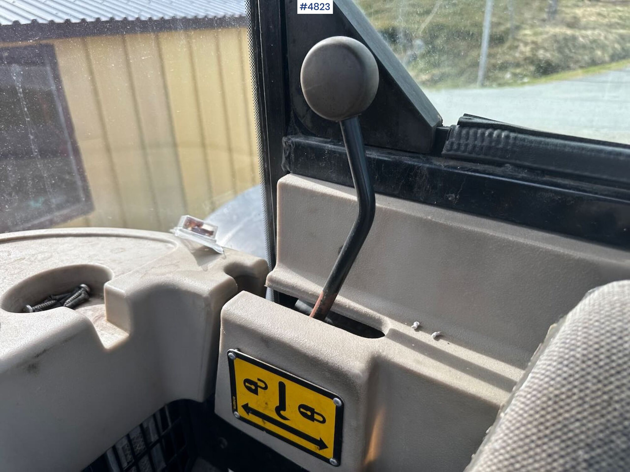 Traktori 2000 JCB Fastrac 4x4 tractor w/ loader, 2 new tires, gravel bucket or snow bucket. WATCH VIDEO.: kuva Traktori 2000 JCB Fastrac 4x4 tractor w/ loader, 2 new tires, gravel bucket or snow bucket. WATCH VIDEO.