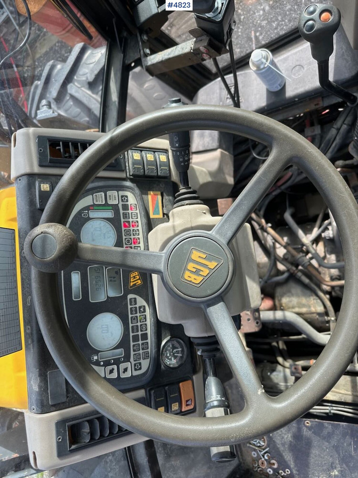 Traktori 2000 JCB Fastrac 4x4 tractor w/ loader, 2 new tires, gravel bucket or snow bucket. WATCH VIDEO.: kuva Traktori 2000 JCB Fastrac 4x4 tractor w/ loader, 2 new tires, gravel bucket or snow bucket. WATCH VIDEO.