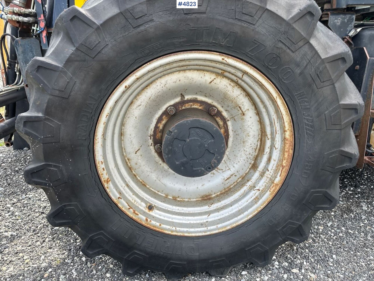 Traktori 2000 JCB Fastrac 4x4 tractor w/ loader, 2 new tires, gravel bucket or snow bucket. WATCH VIDEO.: kuva Traktori 2000 JCB Fastrac 4x4 tractor w/ loader, 2 new tires, gravel bucket or snow bucket. WATCH VIDEO.