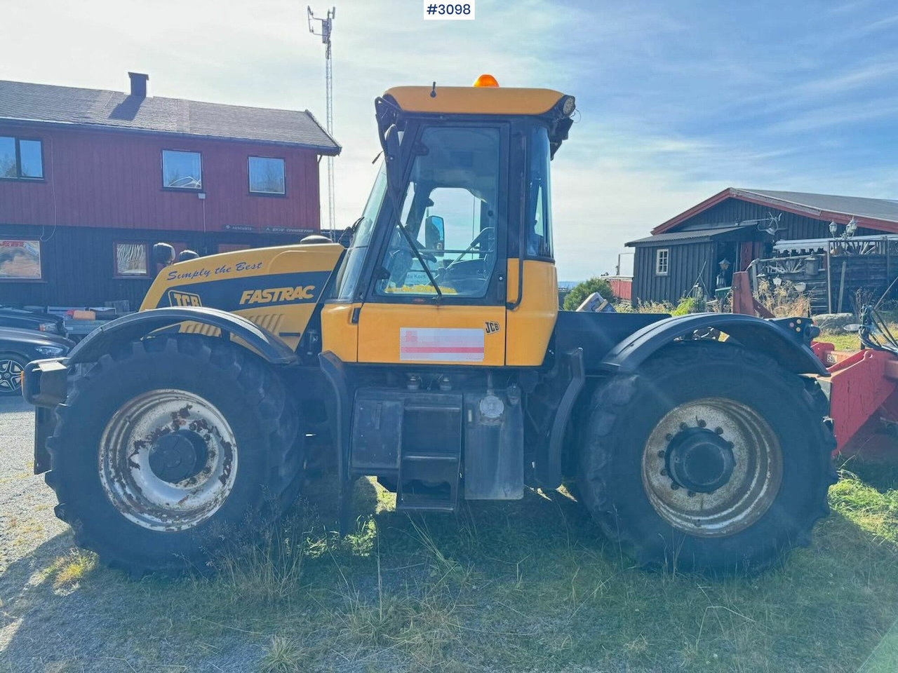 Traktori 2001 JCB Fastrac 3185 4x4. The plow rigged and two sets of tires.: kuva Traktori 2001 JCB Fastrac 3185 4x4. The plow rigged and two sets of tires.