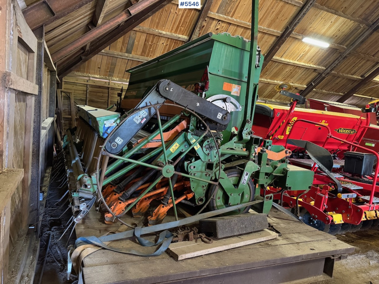 2002 Amazone VE 401 seed drill. - Kylvökone: kuva 2002 Amazone VE 401 seed drill. - Kylvökone 2002 Amazone VE 401 seed drill. - Kylvökone: kuva 2002 Amazone VE 401 seed drill. - Kylvökone