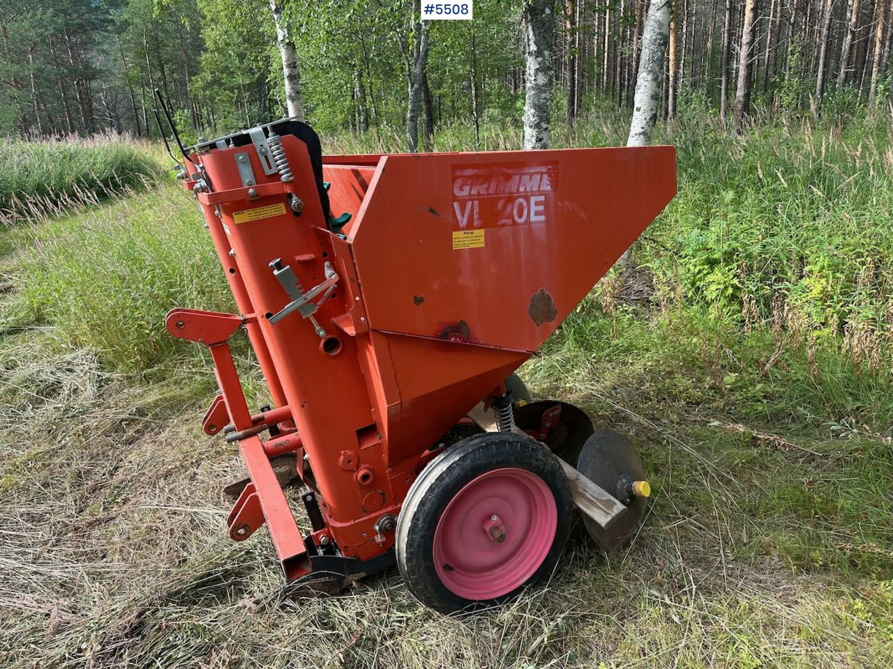 2002 Grimme potato planter - Maanmuokkauskone: kuva 2002 Grimme potato planter - Maanmuokkauskone 2002 Grimme potato planter - Maanmuokkauskone: kuva 2002 Grimme potato planter - Maanmuokkauskone
