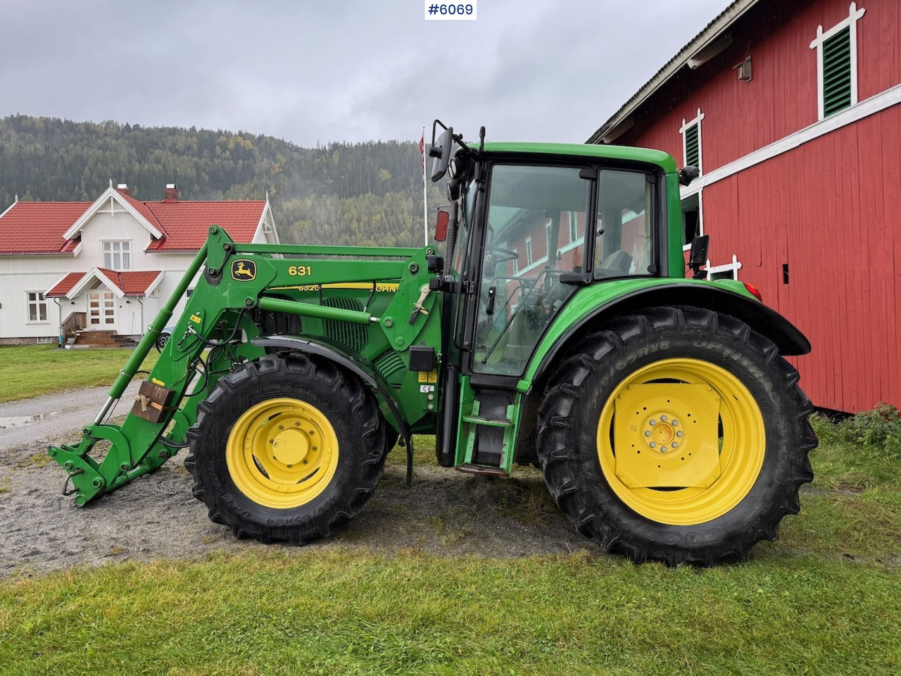 2006 John Deere 6320 w/ front loader, bucket, grapple, pallet fork and chains. Low hours!! - Traktori: kuva 2006 John Deere 6320 w/ front loader, bucket, grapple, pallet fork and chains. Low hours!! - Traktori 2006 John Deere 6320 w/ front loader, bucket, grapple, pallet fork and chains. Low hours!! - Traktori: kuva 2006 John Deere 6320 w/ front loader, bucket, grapple, pallet fork and chains. Low hours!! - Traktori