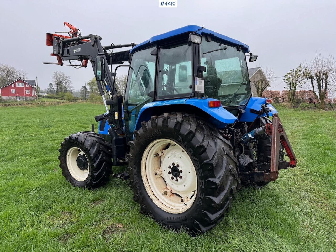 2006 New Holland TL100 A w/Front Loader. - Traktori: kuva 2006 New Holland TL100 A w/Front Loader. - Traktori 2006 New Holland TL100 A w/Front Loader. - Traktori: kuva 2006 New Holland TL100 A w/Front Loader. - Traktori