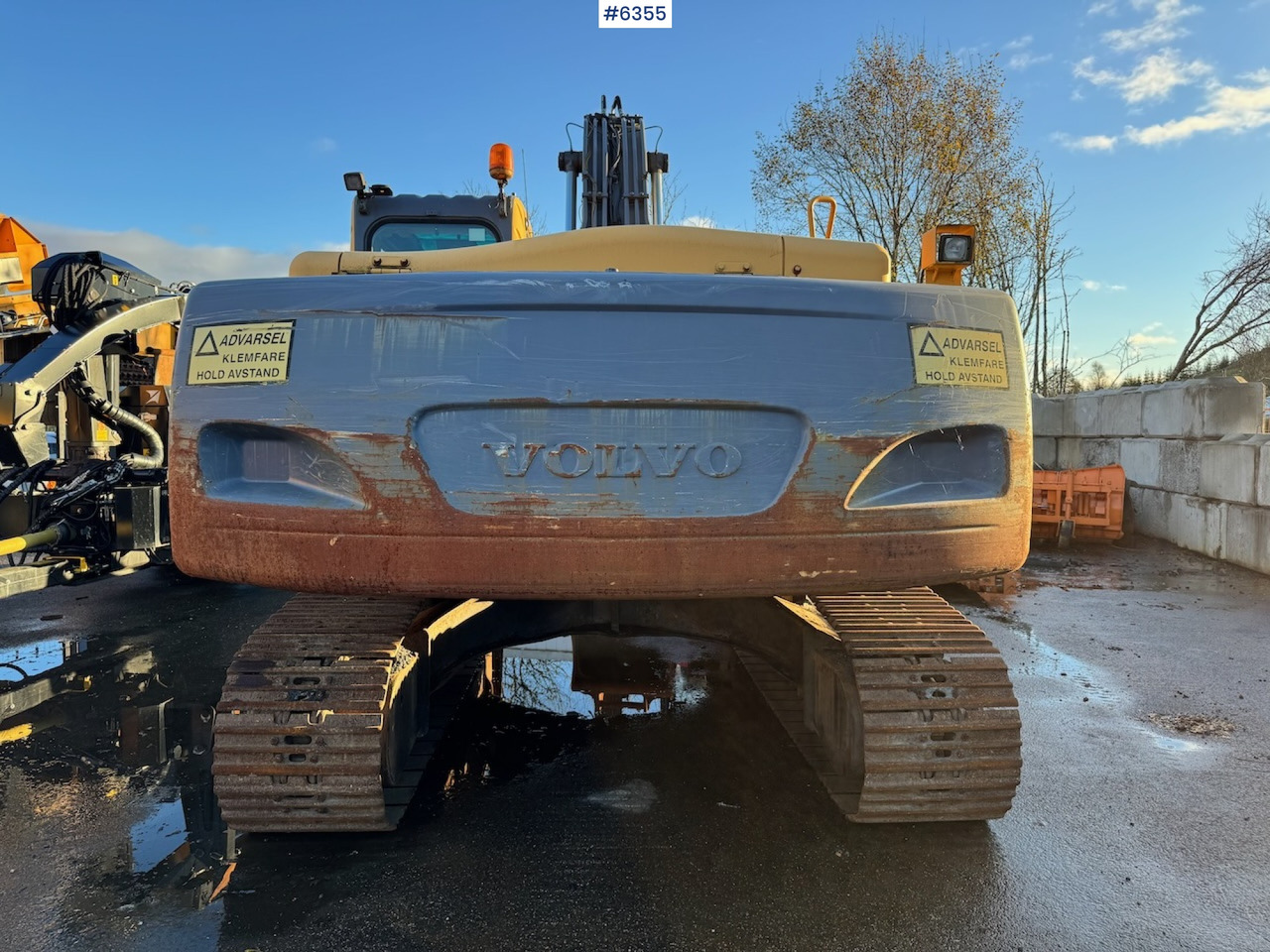 2007 Volvo EC 240 B NLC m/ 3 skuffer. - Kaivuri: kuva 2007 Volvo EC 240 B NLC m/ 3 skuffer. - Kaivuri 2007 Volvo EC 240 B NLC m/ 3 skuffer. - Kaivuri: kuva 2007 Volvo EC 240 B NLC m/ 3 skuffer. - Kaivuri