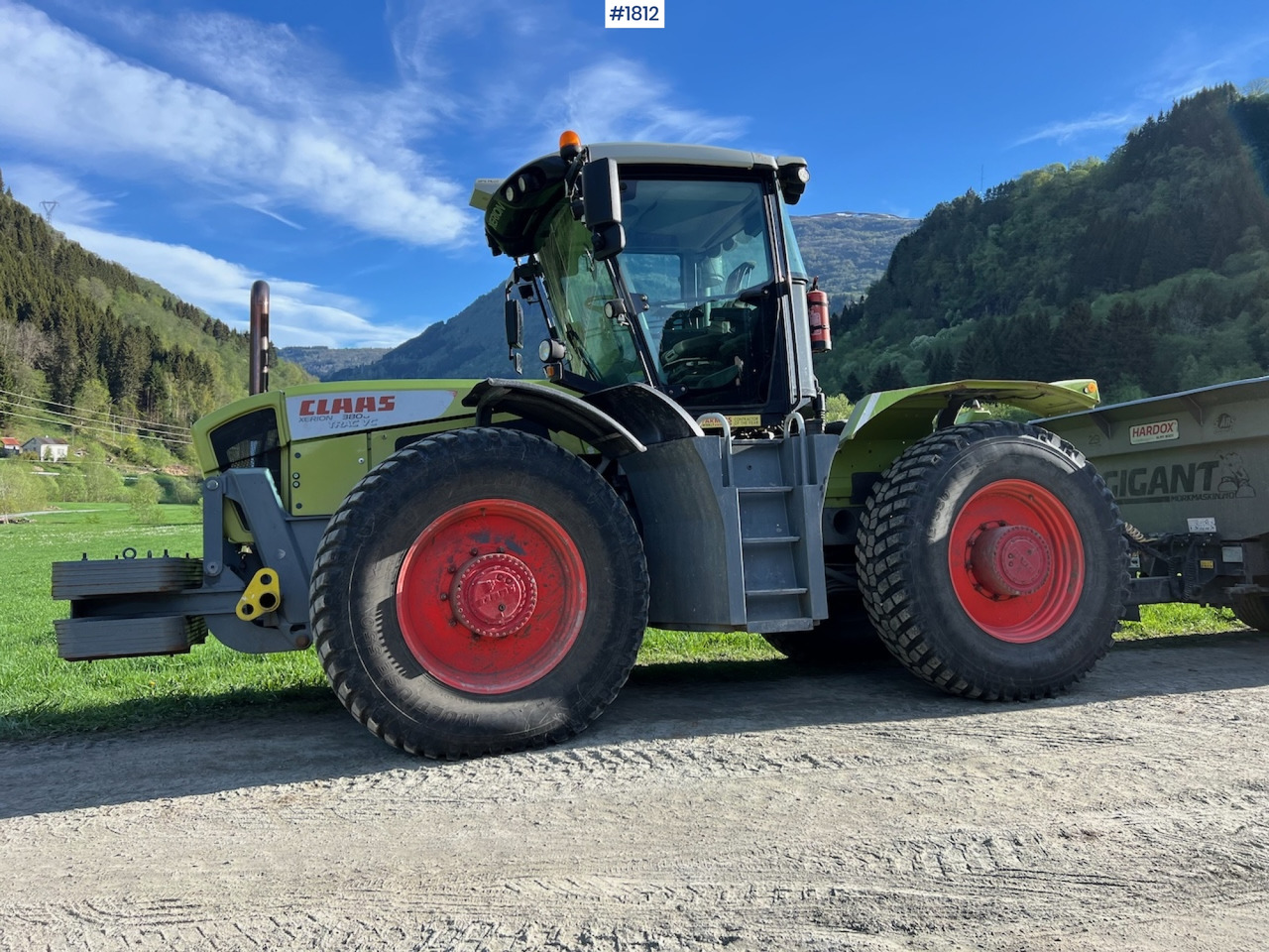2009 Claas Xerion 3800 - Traktori: kuva 2009 Claas Xerion 3800 - Traktori 2009 Claas Xerion 3800 - Traktori: kuva 2009 Claas Xerion 3800 - Traktori
