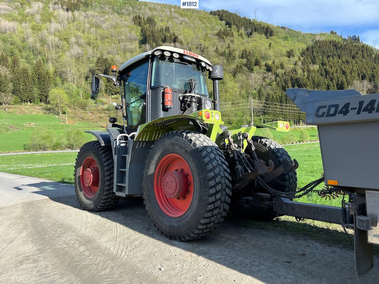 2009 Claas Xerion 3800 - Traktori: kuva 2009 Claas Xerion 3800 - Traktori 2009 Claas Xerion 3800 - Traktori: kuva 2009 Claas Xerion 3800 - Traktori