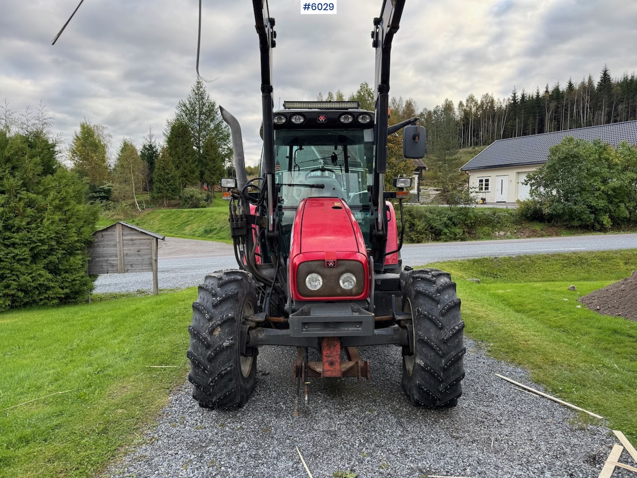 2010 Massey Ferguson 5445 with Front Loader - Traktori: kuva 2010 Massey Ferguson 5445 with Front Loader - Traktori 2010 Massey Ferguson 5445 with Front Loader - Traktori: kuva 2010 Massey Ferguson 5445 with Front Loader - Traktori