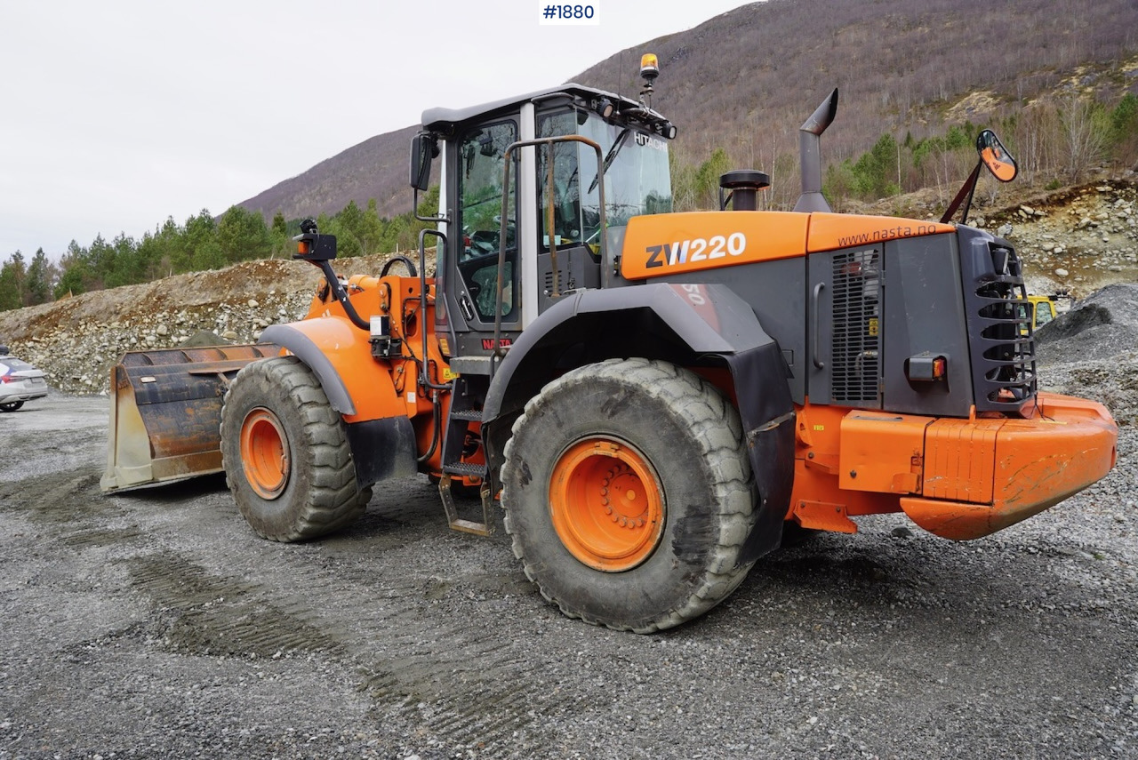 2012 Hitachi ZW220 - Pyöräkuormaaja: kuva 2012 Hitachi ZW220 - Pyöräkuormaaja 2012 Hitachi ZW220 - Pyöräkuormaaja: kuva 2012 Hitachi ZW220 - Pyöräkuormaaja