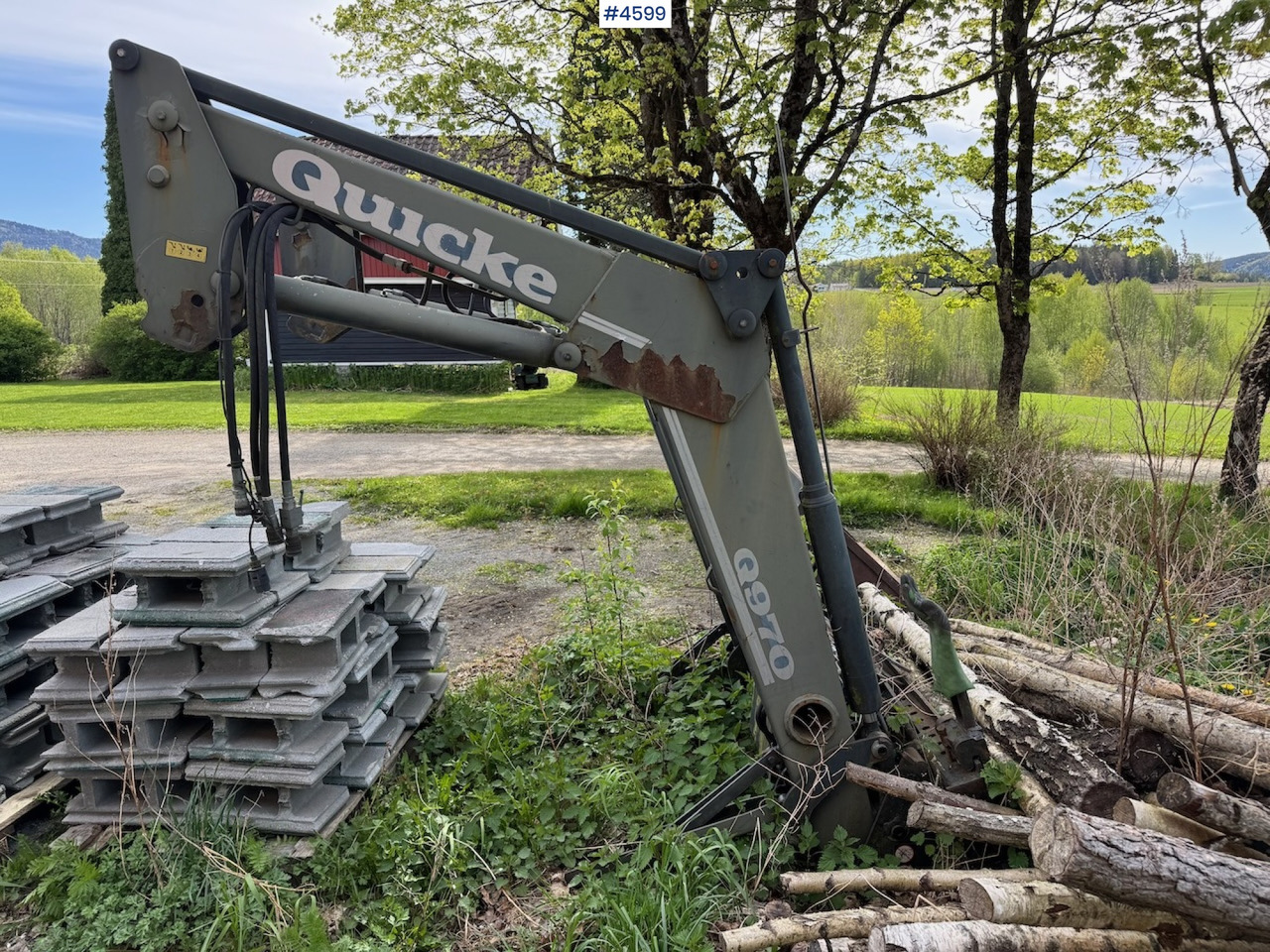 2012 Quicke Q970 w/ bucket and pallet fork. - Traktori - etukuormain: kuva 2012 Quicke Q970 w/ bucket and pallet fork. - Traktori - etukuormain 2012 Quicke Q970 w/ bucket and pallet fork. - Traktori - etukuormain: kuva 2012 Quicke Q970 w/ bucket and pallet fork. - Traktori - etukuormain