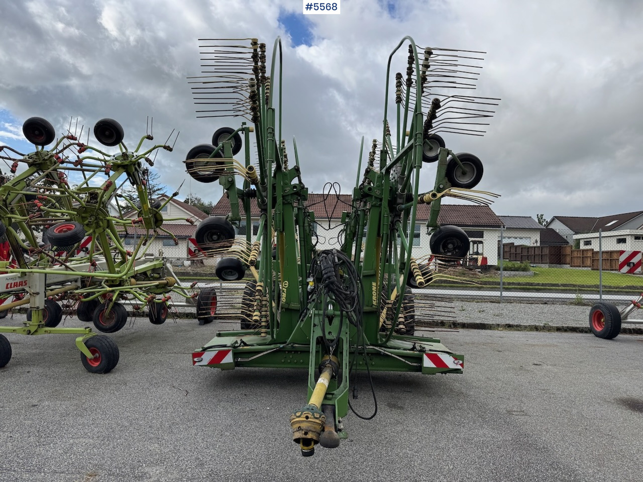2013 Krone Sawdro 1400 Plus - Heinäkone: kuva 2013 Krone Sawdro 1400 Plus - Heinäkone 2013 Krone Sawdro 1400 Plus - Heinäkone: kuva 2013 Krone Sawdro 1400 Plus - Heinäkone