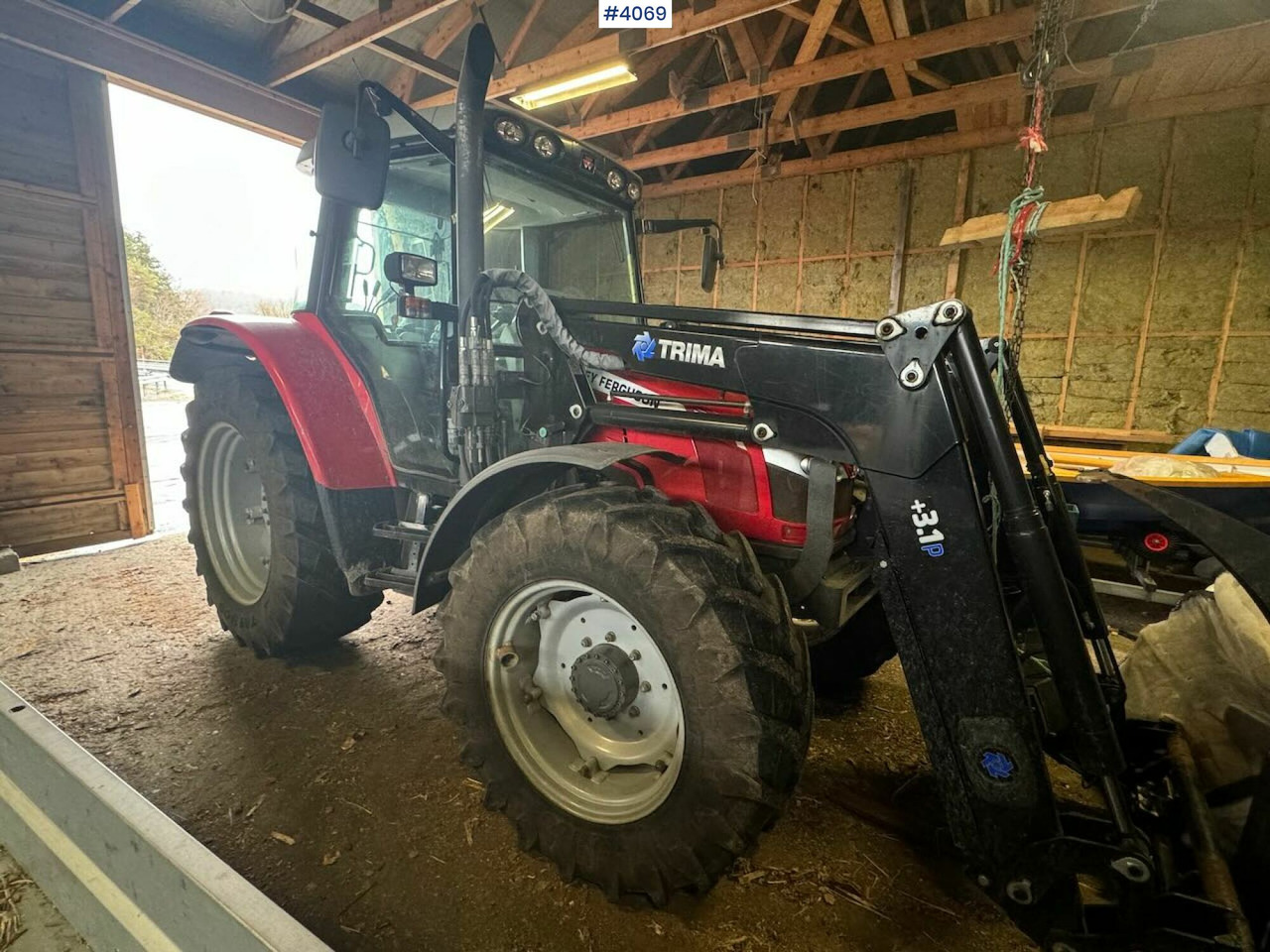 2013 Massey Ferguson 5455 w/ front loader, 2 buckets, pallet forks and blades. 1020 hours! - Traktori: kuva 2013 Massey Ferguson 5455 w/ front loader, 2 buckets, pallet forks and blades. 1020 hours! - Traktori 2013 Massey Ferguson 5455 w/ front loader, 2 buckets, pallet forks and blades. 1020 hours! - Traktori: kuva 2013 Massey Ferguson 5455 w/ front loader, 2 buckets, pallet forks and blades. 1020 hours! - Traktori