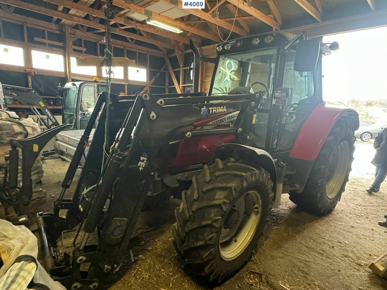 2013 Massey Ferguson 5455 w/ front loader, 2 buckets, pallet forks and blades. 1020 hours! - Traktori: kuva 2013 Massey Ferguson 5455 w/ front loader, 2 buckets, pallet forks and blades. 1020 hours! - Traktori 2013 Massey Ferguson 5455 w/ front loader, 2 buckets, pallet forks and blades. 1020 hours! - Traktori: kuva 2013 Massey Ferguson 5455 w/ front loader, 2 buckets, pallet forks and blades. 1020 hours! - Traktori