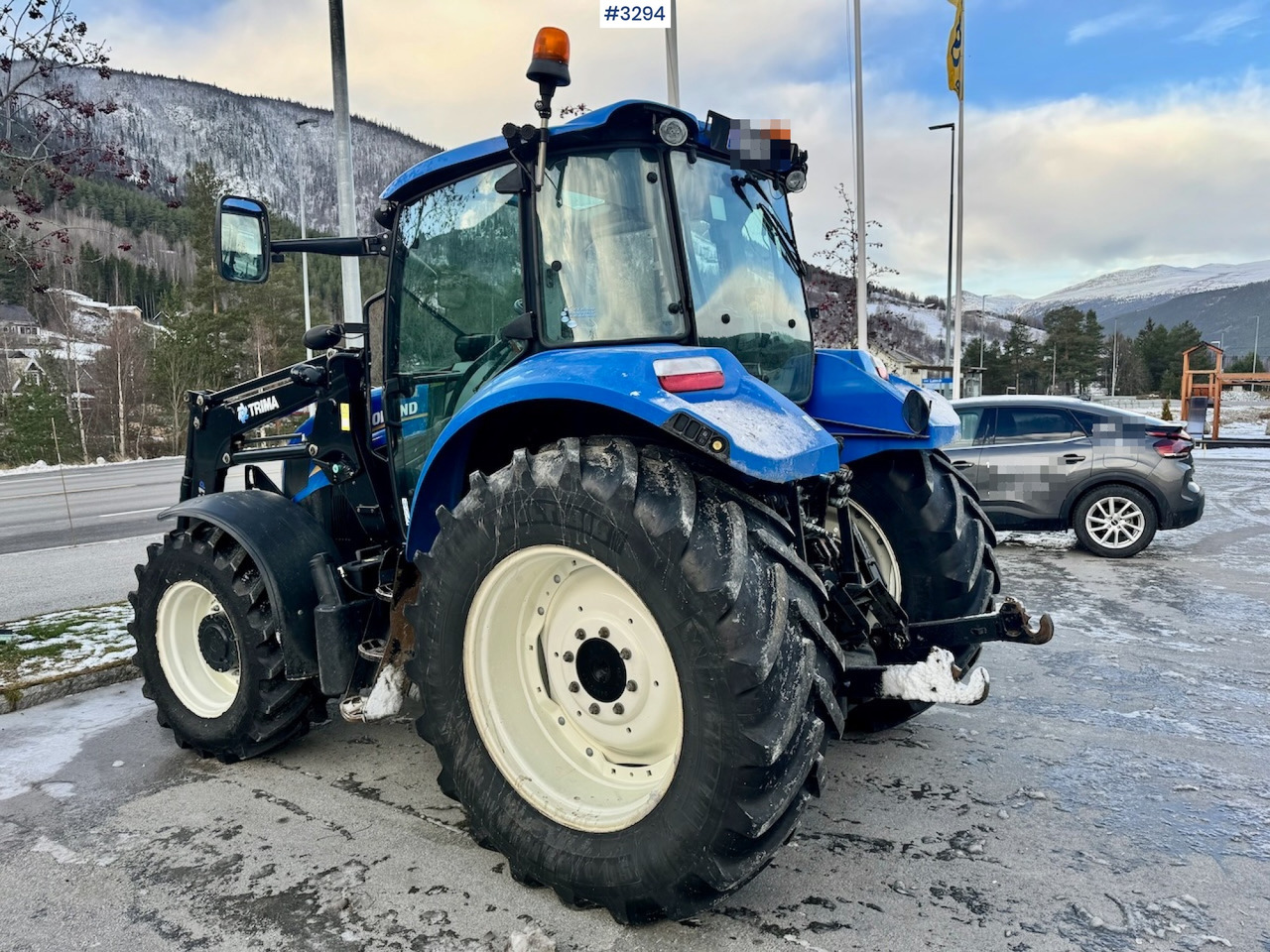 2013 New Holland T5.95 with Trima +2.1P Front Loader. New Engine! - Traktori: kuva 2013 New Holland T5.95 with Trima +2.1P Front Loader. New Engine! - Traktori 2013 New Holland T5.95 with Trima +2.1P Front Loader. New Engine! - Traktori: kuva 2013 New Holland T5.95 with Trima +2.1P Front Loader. New Engine! - Traktori