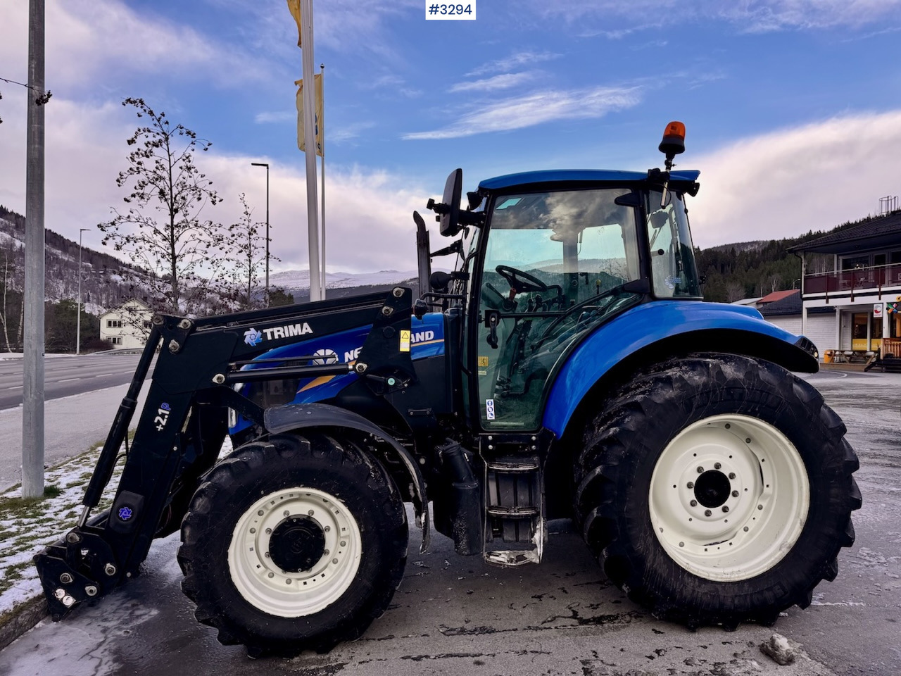 2013 New Holland T5.95 with Trima +2.1P Front Loader. New Engine! - Traktori: kuva 2013 New Holland T5.95 with Trima +2.1P Front Loader. New Engine! - Traktori 2013 New Holland T5.95 with Trima +2.1P Front Loader. New Engine! - Traktori: kuva 2013 New Holland T5.95 with Trima +2.1P Front Loader. New Engine! - Traktori