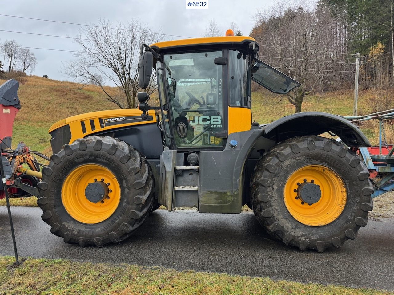 2015 JCB Fastrack 4220 w/ front hydraulics, front PTO and plow plate. Low hours! - Traktori: kuva 2015 JCB Fastrack 4220 w/ front hydraulics, front PTO and plow plate. Low hours! - Traktori 2015 JCB Fastrack 4220 w/ front hydraulics, front PTO and plow plate. Low hours! - Traktori: kuva 2015 JCB Fastrack 4220 w/ front hydraulics, front PTO and plow plate. Low hours! - Traktori