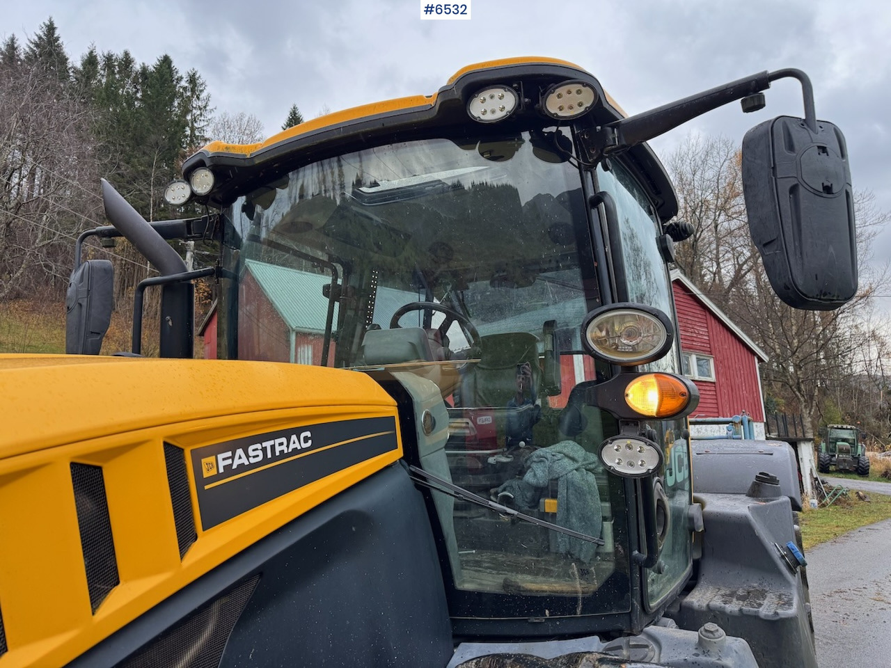 2015 JCB Fastrack 4220 w/ front hydraulics, front PTO and plow plate. Low hours! - Traktori: kuva 2015 JCB Fastrack 4220 w/ front hydraulics, front PTO and plow plate. Low hours! - Traktori 2015 JCB Fastrack 4220 w/ front hydraulics, front PTO and plow plate. Low hours! - Traktori: kuva 2015 JCB Fastrack 4220 w/ front hydraulics, front PTO and plow plate. Low hours! - Traktori