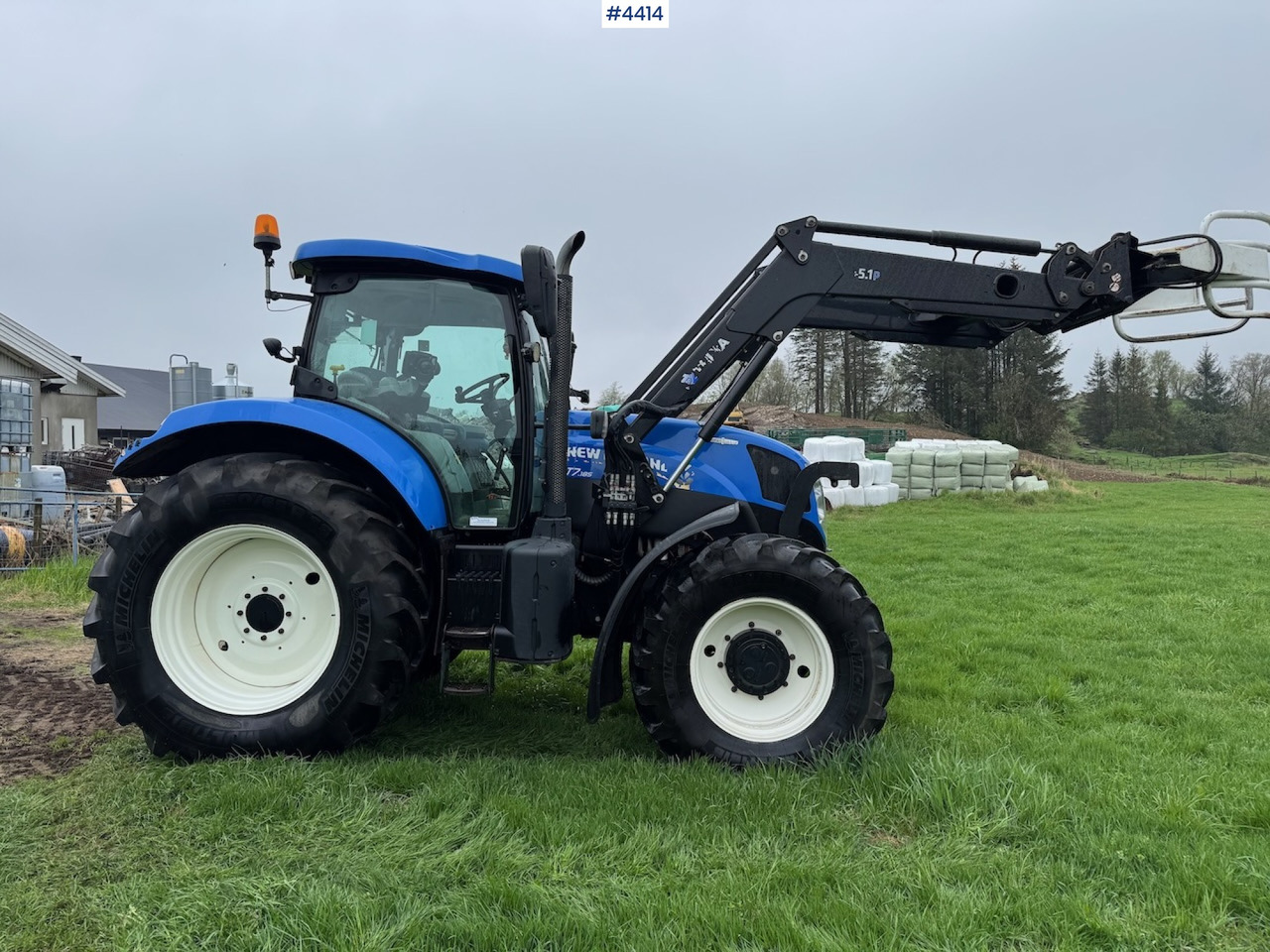 2015 New Holland T7.185 Auto Command w/Front Loader - Traktori: kuva 2015 New Holland T7.185 Auto Command w/Front Loader - Traktori 2015 New Holland T7.185 Auto Command w/Front Loader - Traktori: kuva 2015 New Holland T7.185 Auto Command w/Front Loader - Traktori