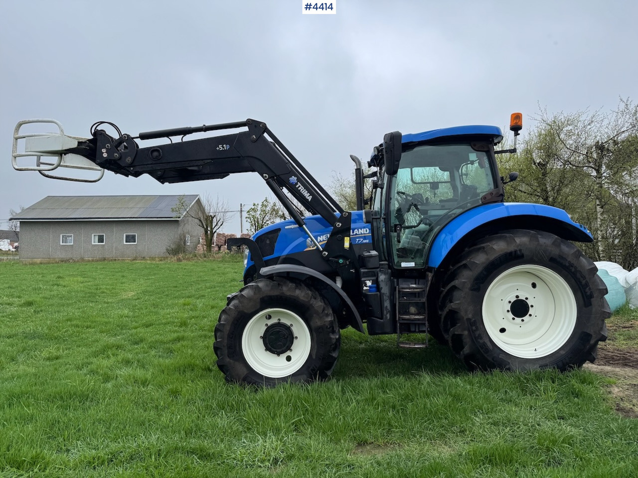 2015 New Holland T7.185 Auto Command w/Front Loader - Traktori: kuva 2015 New Holland T7.185 Auto Command w/Front Loader - Traktori 2015 New Holland T7.185 Auto Command w/Front Loader - Traktori: kuva 2015 New Holland T7.185 Auto Command w/Front Loader - Traktori