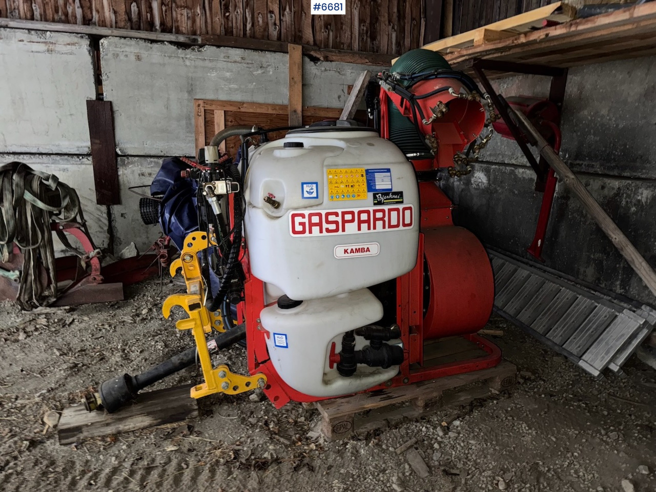 2016 Maschio Gaspardo Kamba 600C Mist sprayer. - Kasvinsuojeluruisku: kuva 2016 Maschio Gaspardo Kamba 600C Mist sprayer. - Kasvinsuojeluruisku 2016 Maschio Gaspardo Kamba 600C Mist sprayer. - Kasvinsuojeluruisku: kuva 2016 Maschio Gaspardo Kamba 600C Mist sprayer. - Kasvinsuojeluruisku