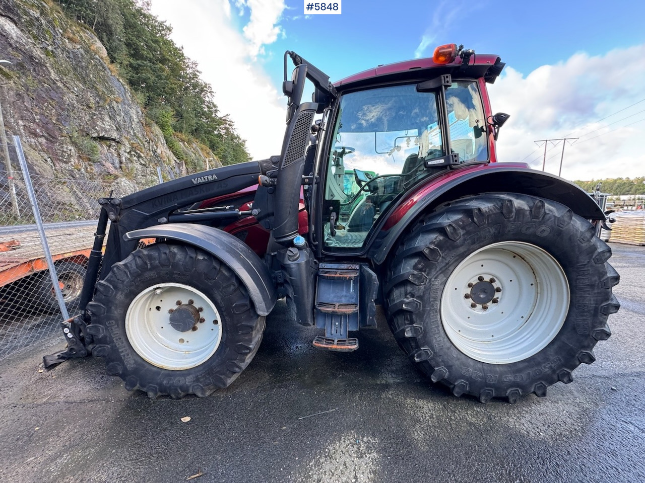 2018 Valtra N174 w/ front loader and plow plate. - Traktori: kuva 2018 Valtra N174 w/ front loader and plow plate. - Traktori 2018 Valtra N174 w/ front loader and plow plate. - Traktori: kuva 2018 Valtra N174 w/ front loader and plow plate. - Traktori