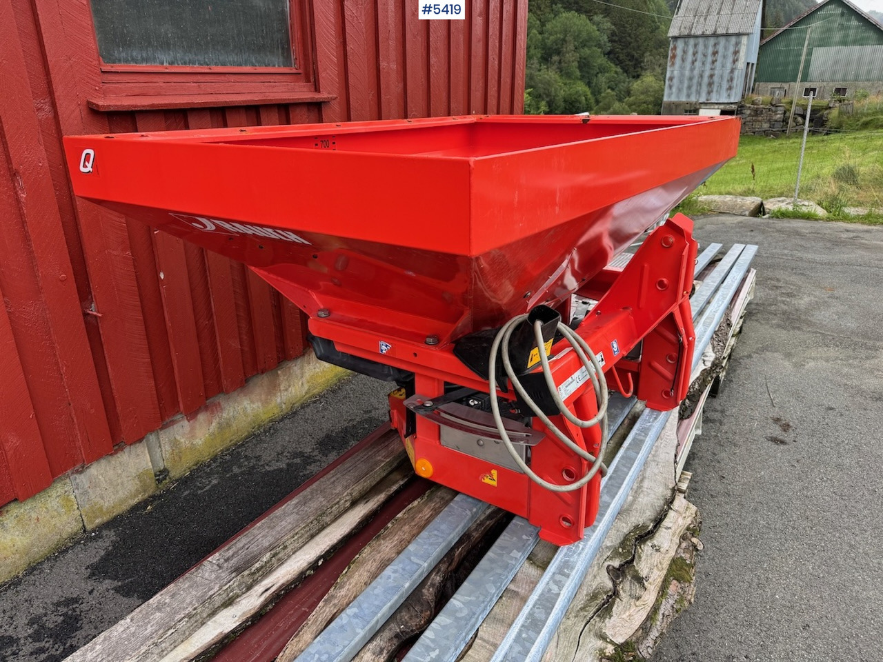 2019 Rauch MDS 19.1 Q fertilizer spreader. - Lannoitteenlevitin: kuva 2019 Rauch MDS 19.1 Q fertilizer spreader. - Lannoitteenlevitin 2019 Rauch MDS 19.1 Q fertilizer spreader. - Lannoitteenlevitin: kuva 2019 Rauch MDS 19.1 Q fertilizer spreader. - Lannoitteenlevitin