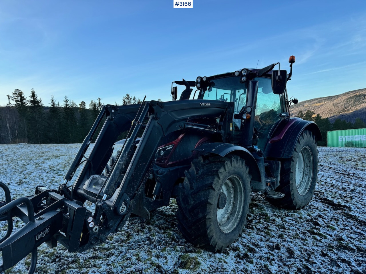 2019 Valtra N174 4x4 With front loader, snowplow blade, and 2 sets of tires. 2770 hours! - Traktori: kuva 2019 Valtra N174 4x4 With front loader, snowplow blade, and 2 sets of tires. 2770 hours! - Traktori 2019 Valtra N174 4x4 With front loader, snowplow blade, and 2 sets of tires. 2770 hours! - Traktori: kuva 2019 Valtra N174 4x4 With front loader, snowplow blade, and 2 sets of tires. 2770 hours! - Traktori