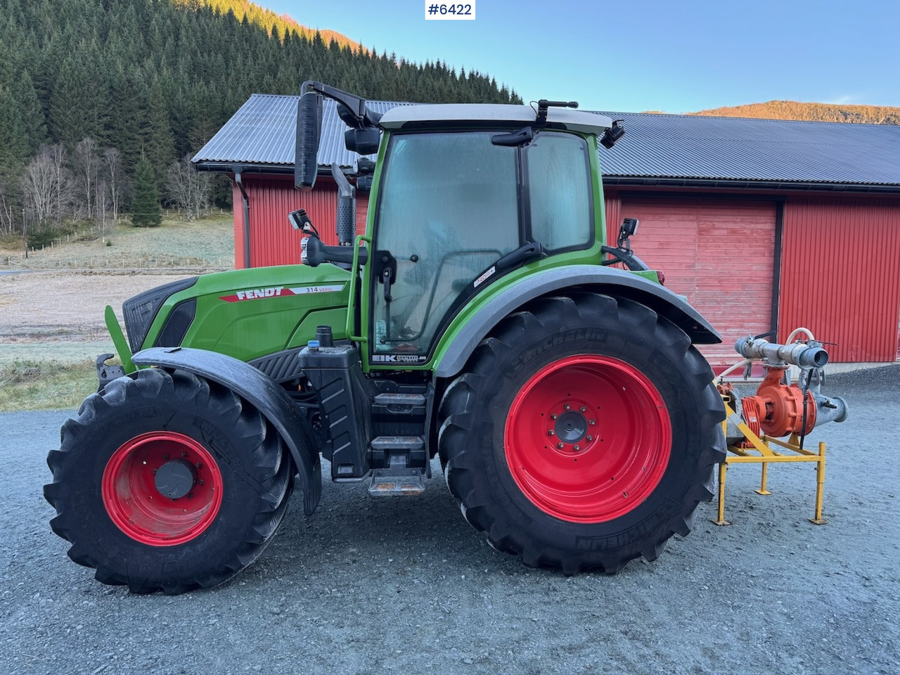 2021 Fendt 314 Vario Profi Plus w/ front hydraulics and front PTO. Low hours! - Traktori: kuva 2021 Fendt 314 Vario Profi Plus w/ front hydraulics and front PTO. Low hours! - Traktori 2021 Fendt 314 Vario Profi Plus w/ front hydraulics and front PTO. Low hours! - Traktori: kuva 2021 Fendt 314 Vario Profi Plus w/ front hydraulics and front PTO. Low hours! - Traktori