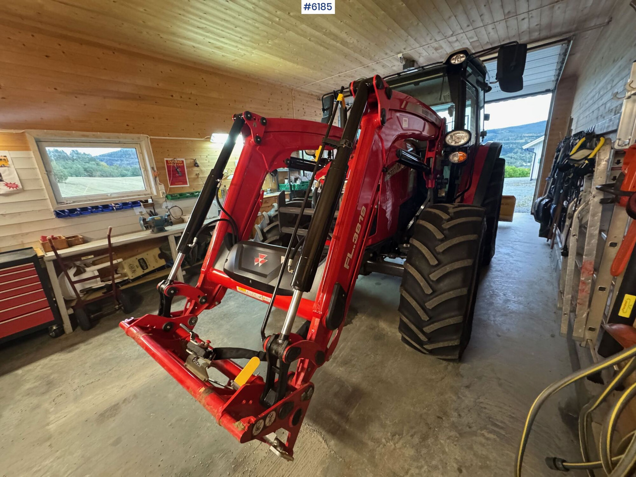 2023 Massey Ferguson 5711M Dyna w/ loader with 3rd function. Only 115 hours! - Traktori: kuva 2023 Massey Ferguson 5711M Dyna w/ loader with 3rd function. Only 115 hours! - Traktori 2023 Massey Ferguson 5711M Dyna w/ loader with 3rd function. Only 115 hours! - Traktori: kuva 2023 Massey Ferguson 5711M Dyna w/ loader with 3rd function. Only 115 hours! - Traktori