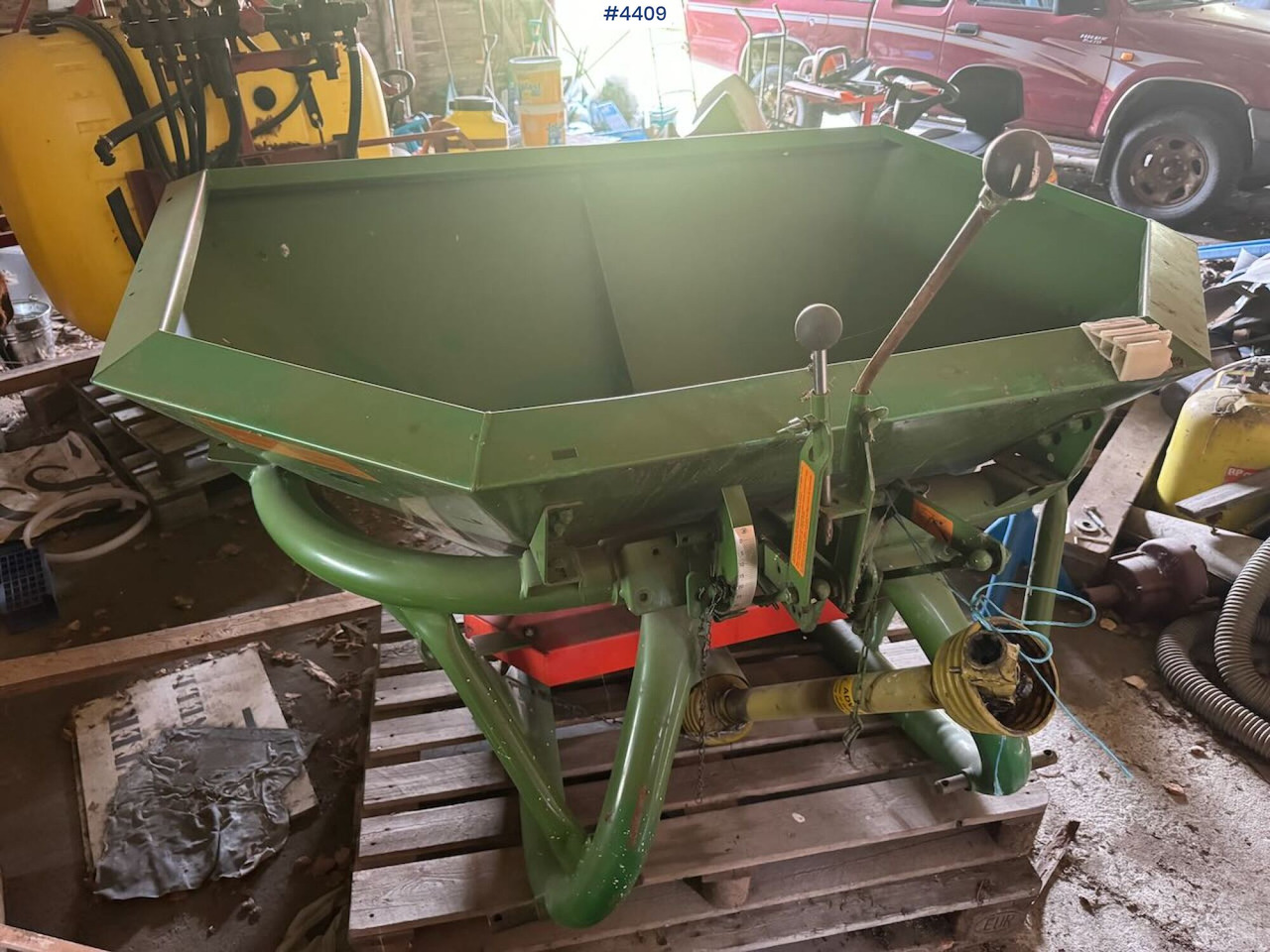 Amazone ZA-F 603 Fertilizer spreader - Lannoitteenlevitin: kuva Amazone ZA-F 603 Fertilizer spreader - Lannoitteenlevitin Amazone ZA-F 603 Fertilizer spreader - Lannoitteenlevitin: kuva Amazone ZA-F 603 Fertilizer spreader - Lannoitteenlevitin